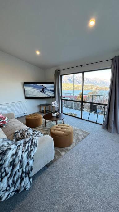 Lakeview Home Retreat At Queenstown Hill Ngoại thất bức ảnh